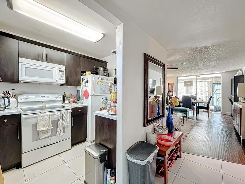 2 bedroom Condominium at 8225 Sunrise Lakes Boulevard #110, Sunrise Lakes 38 Condo, Sunrise — photo 5