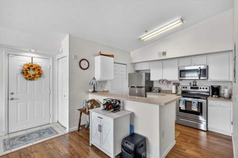 201 SW Palm Drive #201, Port St. Lucie FL - photo 7 of 41