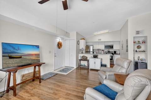 201 SW Palm Drive #201, Port St. Lucie FL - photo 10 of 41