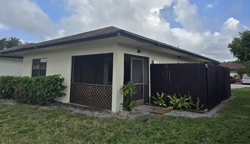 2 bedroom Single Family Residence at 5255 Mendoza Street, Garden Hills Unit Two, West Palm Beach — photo 4