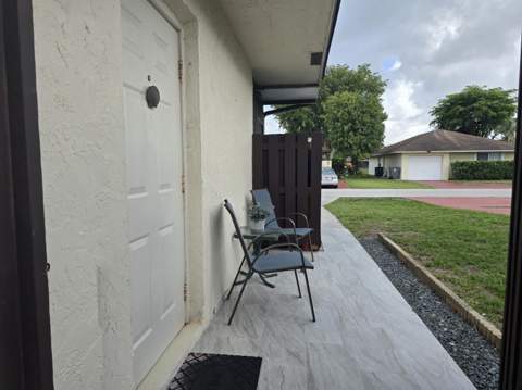 5255 Mendoza Street, West Palm Beach FL - photo 11 of 45