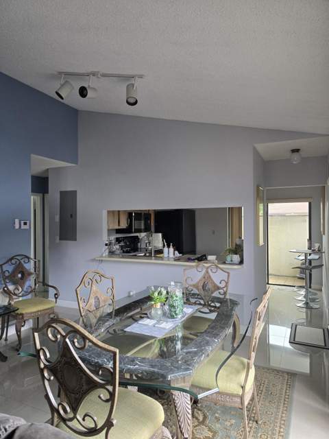 5255 Mendoza Street, West Palm Beach FL - photo 24 of 45