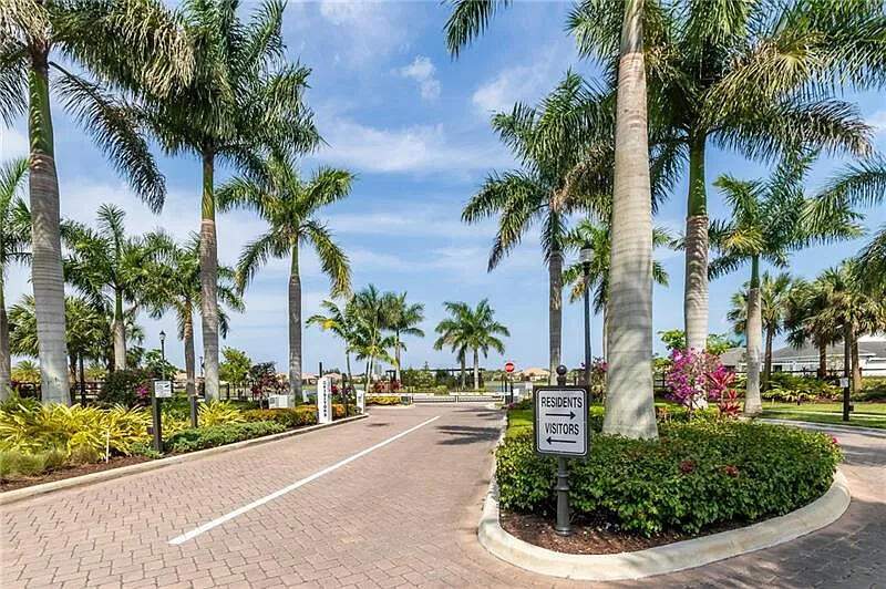 4 bedroom Single Family Residence at 5716 S Sterling Ranch, Sterling Ranch, Davie — photo 4