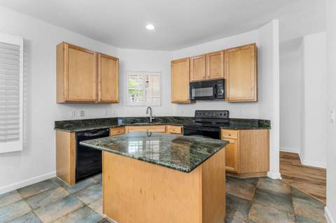 8058 Murano Circle, Palm Beach Gardens FL - photo 13 of 67