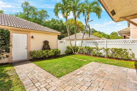 8058 Murano Circle, Palm Beach Gardens FL - photo 7 of 67