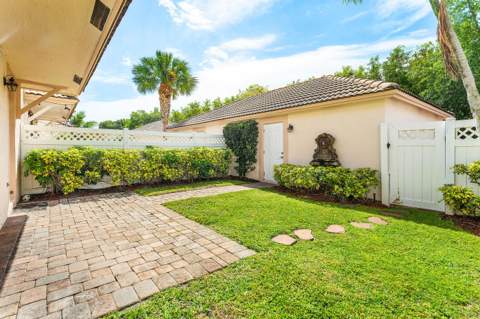 8058 Murano Circle, Palm Beach Gardens FL - photo 8 of 67