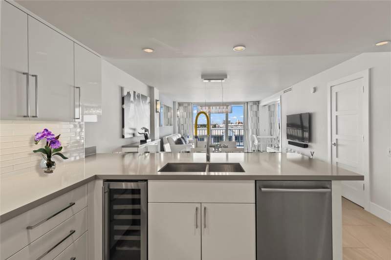 1 bedroom Condominium at 800 SE 20th Avenue #809, Ocean Harbor Condo, Deerfield Beach — photo 3