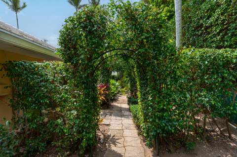 280 Tradewind Drive, Palm Beach FL - photo 9 of 34