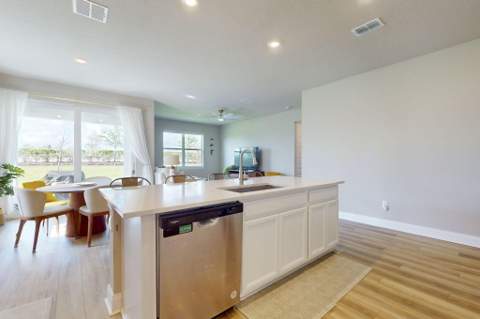 6624 NW Cloverdale Avenue, Port St. Lucie FL - photo 20 of 113