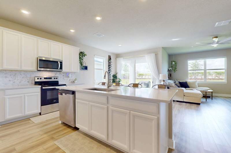 4 bedroom Single Family Residence at 6624 NW Cloverdale Avenue, Brystol at Wylder, Port St. Lucie — photo 2