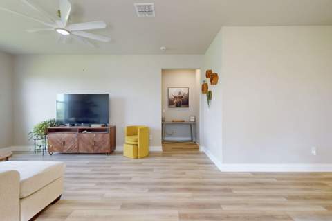 6624 NW Cloverdale Avenue, Port St. Lucie FL - photo 19 of 76