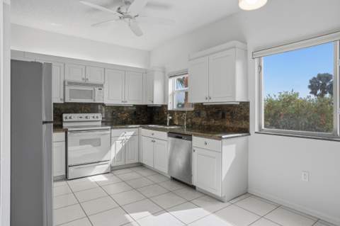 7647 Southampton Terrace #318, Tamarac FL - photo 24 of 65