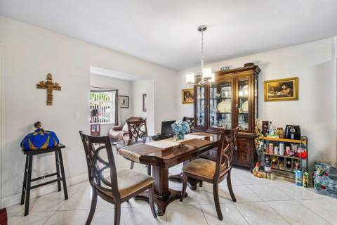 5814 Doris Court, Delray Beach FL - photo 9 of 22