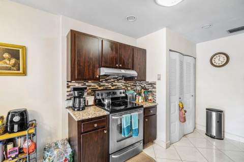 5814 Doris Court, Delray Beach FL - photo 14 of 22