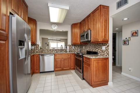 7286 Huntington Lane #408, Delray Beach FL - photo 8 of 22
