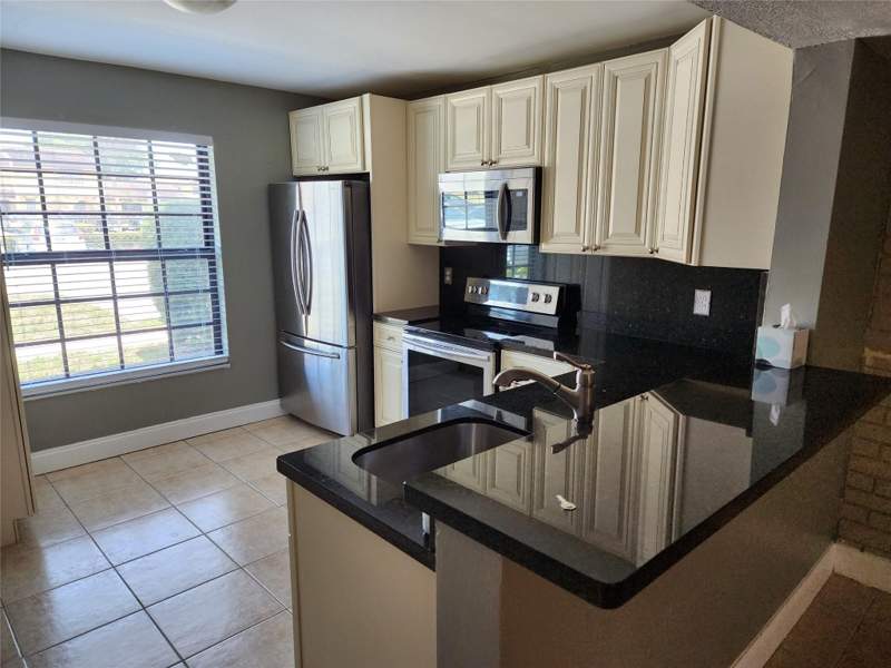 3 bedroom Townhouse at 2619 NW 47th Lane, Colonies Two Condo, Lauderdale Lakes — photo 4