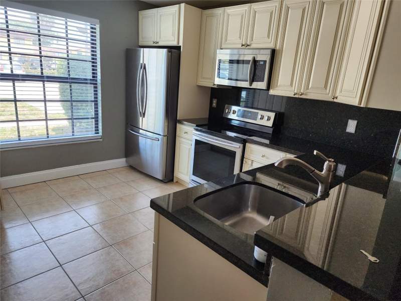 3 bedroom Townhouse at 2619 NW 47th Lane, Colonies Two Condo, Lauderdale Lakes — photo 5