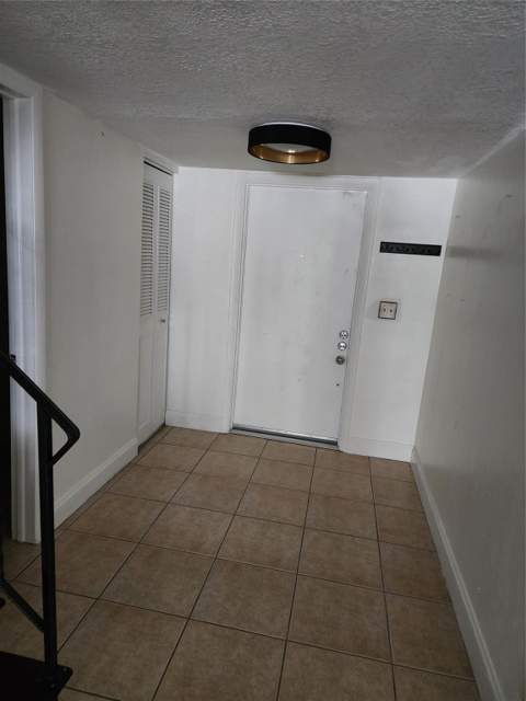 2619 NW 47th Lane, Lauderdale Lakes FL - photo 7 of 33