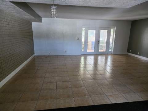 2619 NW 47th Lane, Lauderdale Lakes FL - photo 9 of 33