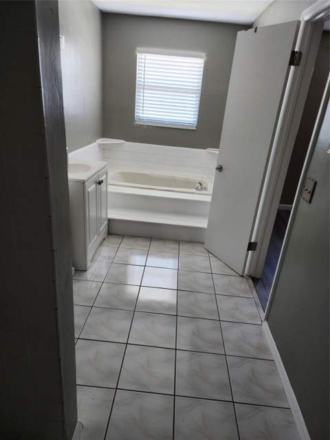 2619 NW 47th Lane, Lauderdale Lakes FL - photo 20 of 33