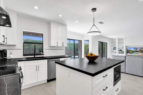 10650 Paris Street, Cooper City FL - photo 16 of 66