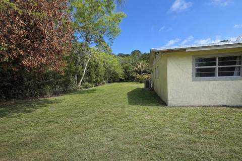 5512 Buchanan Drive, Fort Pierce FL - photo 6 of 18
