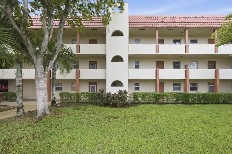 2 bedroom Condominium at 2900 Sunrise Lakes Drive #201, Sunrise Lakes 3 Condo, Sunrise — photo 4