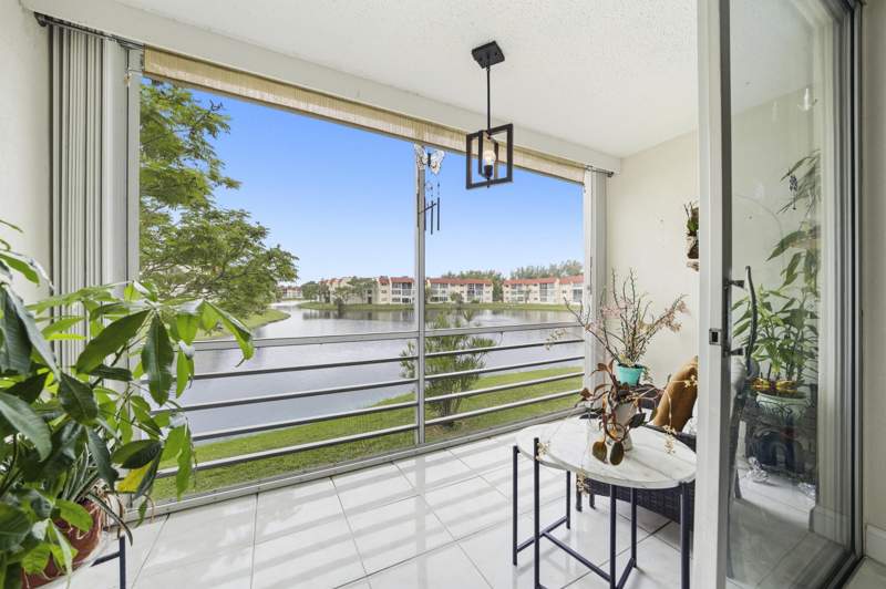 2 bedroom Condominium at 2900 Sunrise Lakes Drive #201, Sunrise Lakes 3 Condo, Sunrise — photo 3