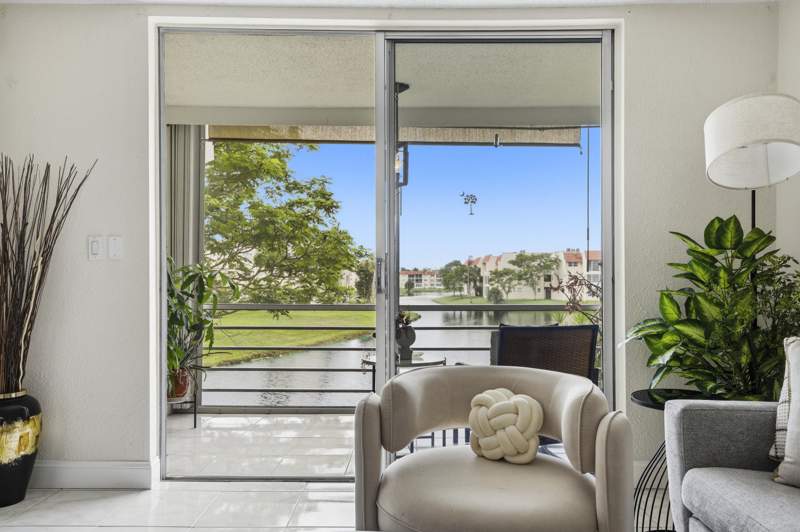 2 bedroom Condominium at 2900 Sunrise Lakes Drive #201, Sunrise Lakes 3 Condo, Sunrise — photo 2