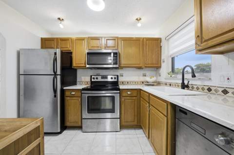 2900 Sunrise Lakes Drive #201, Sunrise FL - photo 8 of 22
