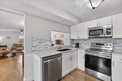 7633 Tahiti Lane #101, Lake Worth FL - photo 10 of 26