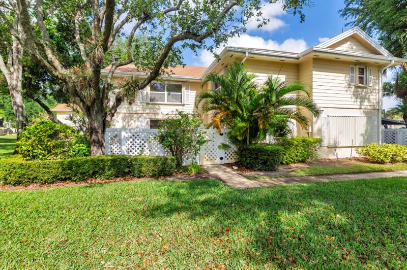 2 bedroom Townhouse at 8142 Bridgewater Court #42c, Wellesley At Lake Clarke Shores, Lake Clarke Shores — photo 2