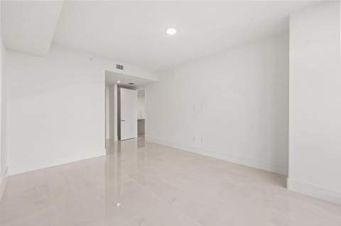 220 Lake Shore Drive #1121, Lake Park FL - photo 19 of 65