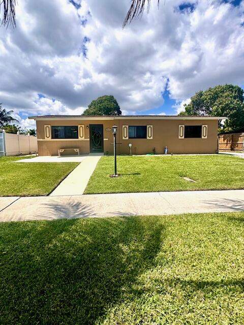 3 bedroom Single Family Residence at 1481 SW 7th Terrace, Arch Estates, Deerfield Beach — photo 4