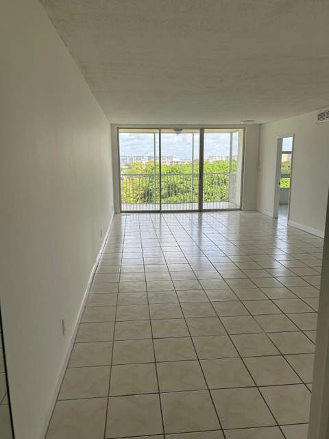 2661 S Course Drive #703, Pompano Beach FL - photo 10 of 11