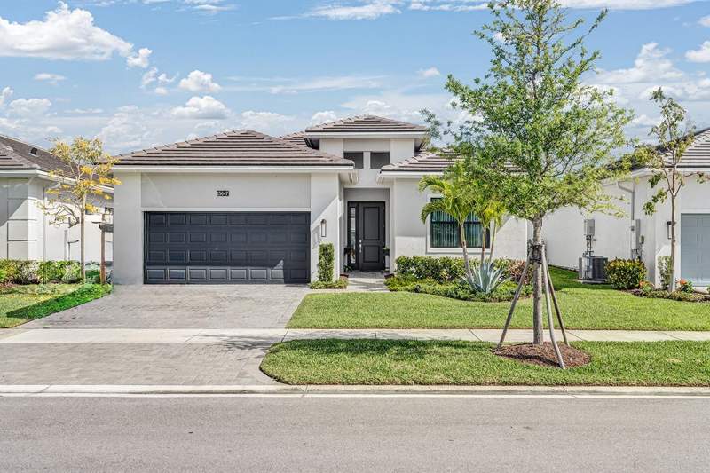 3 bedroom Single Family Residence at 15647 Merritt Drive, Cresswind Palm Beach Phase 3, Westlake — photo 2