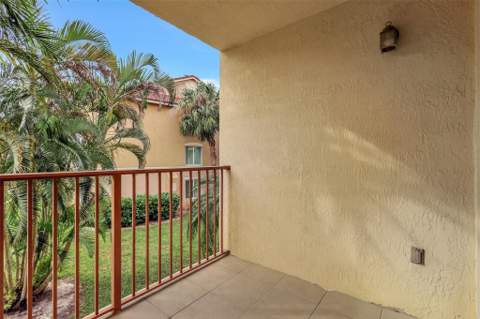 310 Villa Circle #310, Boynton Beach FL - photo 12 of 46