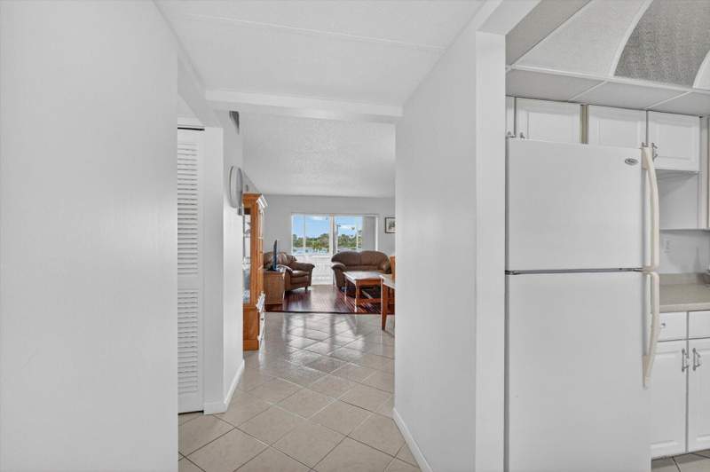 2 bedroom Condominium at 7787 Golf Circle Drive #310-k, Oriole Golf & Tennis Club Condo, Margate — photo 5