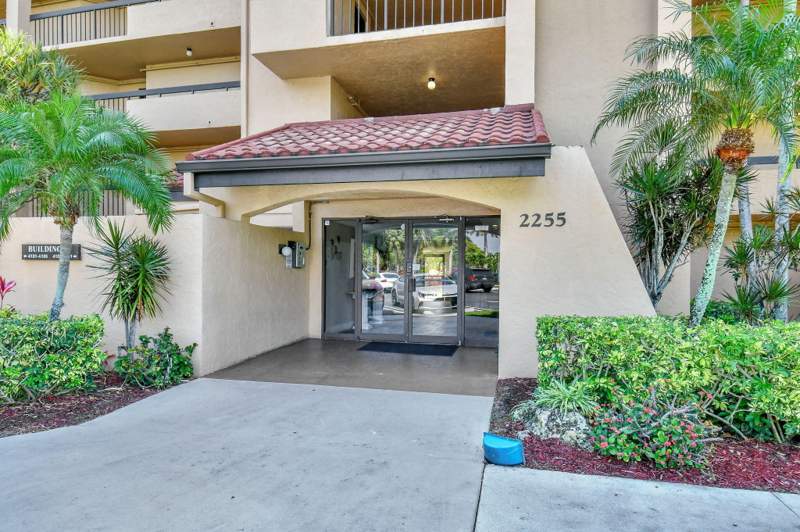 2 bedroom Condominium at 2255 Lindell Boulevard #4103, Lavers Delray Racquet Club Condo, Delray Beach — photo 3