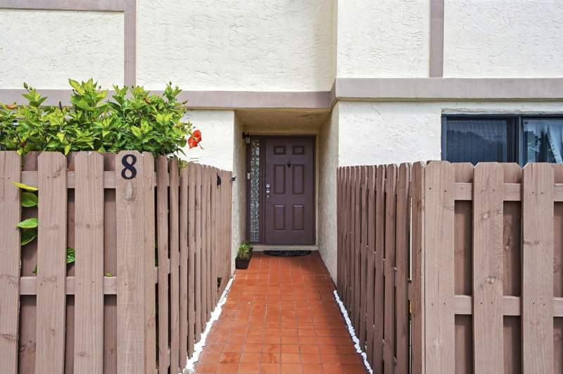 2 bedroom Townhouse at 10875 NW 29th Manor #8, Country Squire Townhomes, Sunrise — photo 2