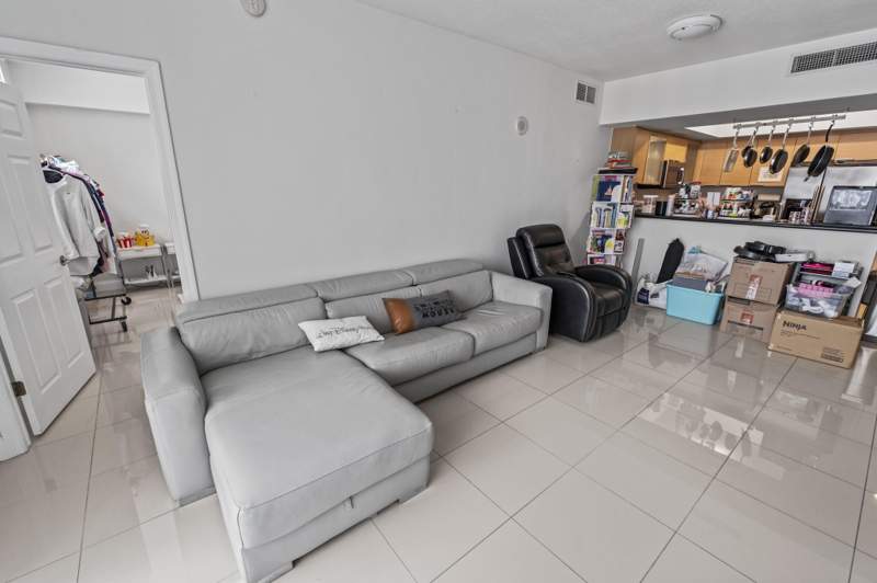 2 bedroom Condominium at 140 S Dixie Highway #512, Hollywood Station Res Condo, Hollywood — photo 2