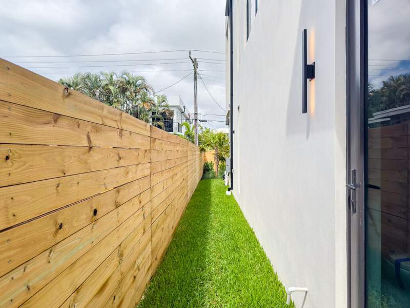 4 bedroom Townhouse at 1321 NE 14th Avenue #1321, Dua Lake Ridge West, Fort Lauderdale — photo 2