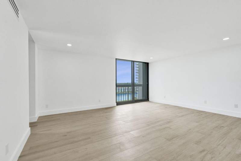 2 bedroom Condominium at 108 Lakeshore Drive #1041, Old Port Cove Condo Five, North Palm Beach — photo 5