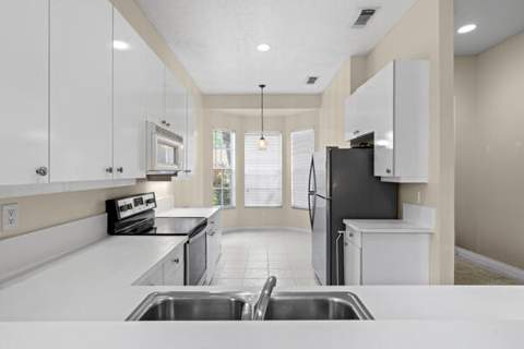 808 SW Munjack Circle, Port St. Lucie FL - photo 10 of 46