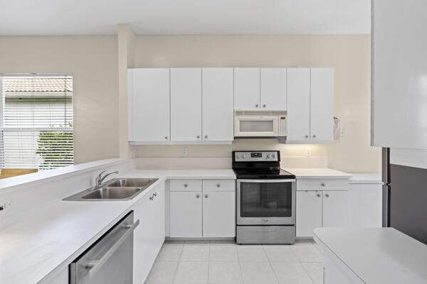 3 bedroom Single Family Residence at 808 SW Munjack Circle, Lake Charles Ph 3G, Port St. Lucie — photo 5