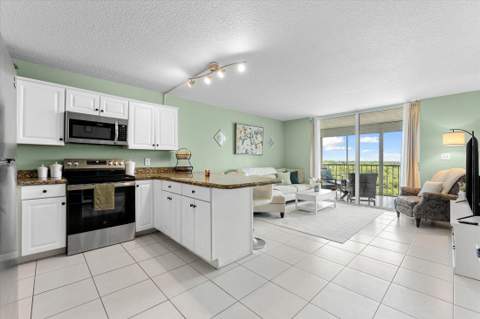 4570 NW 18th Avenue #704, Deerfield Beach FL - photo 6 of 34
