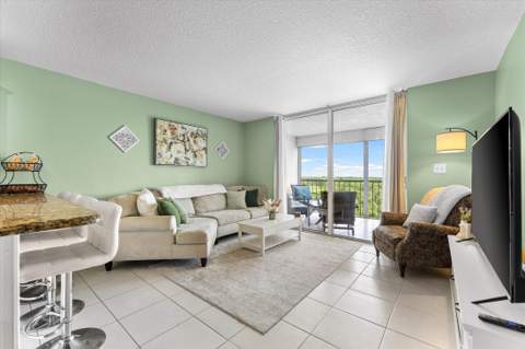 4570 NW 18th Avenue #704, Deerfield Beach FL - photo 9 of 34