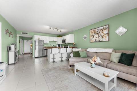 4570 NW 18th Avenue #704, Deerfield Beach FL - photo 11 of 34