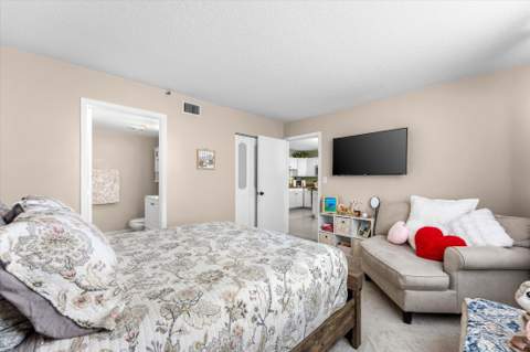 4570 NW 18th Avenue #704, Deerfield Beach FL - photo 16 of 34