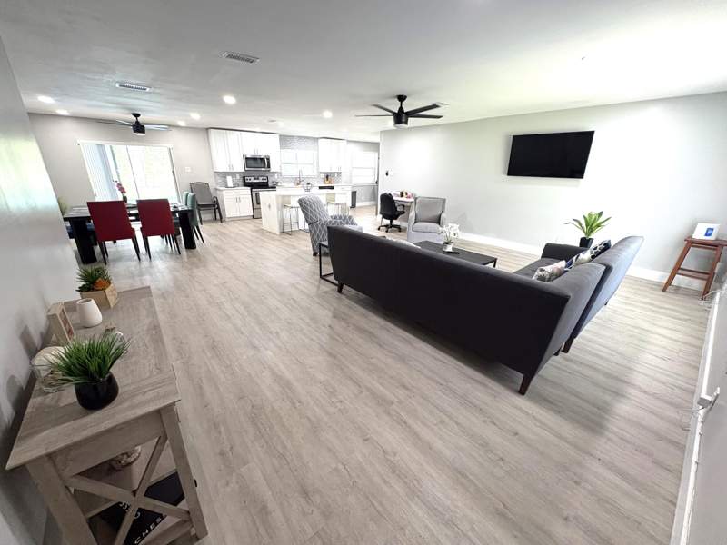 4 bedroom Single Family Residence at 1401 NW 75th Terrace, Mirror Lake Estates Sec 8, Plantation — photo 4